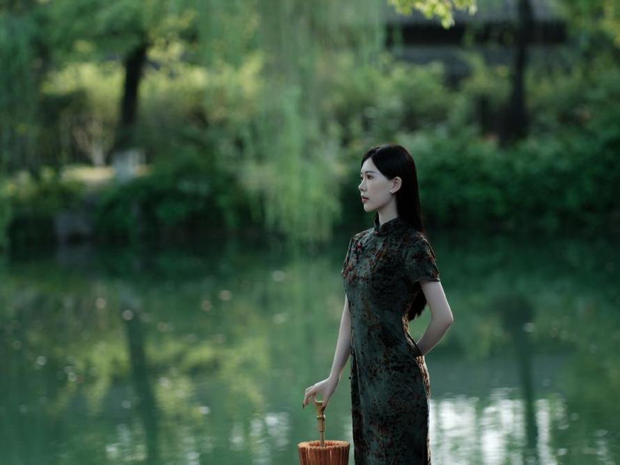 惊艳原图：chloe霏霏解压密码mnb123456最新cos照片揭秘