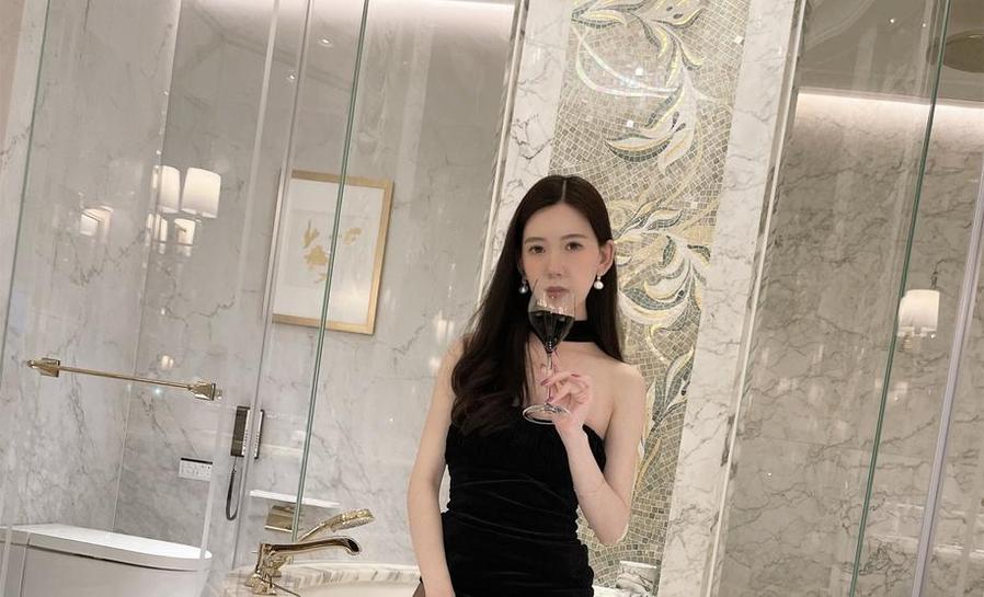 归来的天使，chloe霏霏霏图集代表优美摄影之作