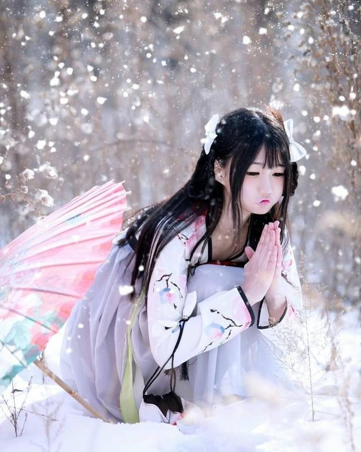 手绘艺术与cos技巧完美结合，《nagisa魔物喵》刻晴神仙照片奉上