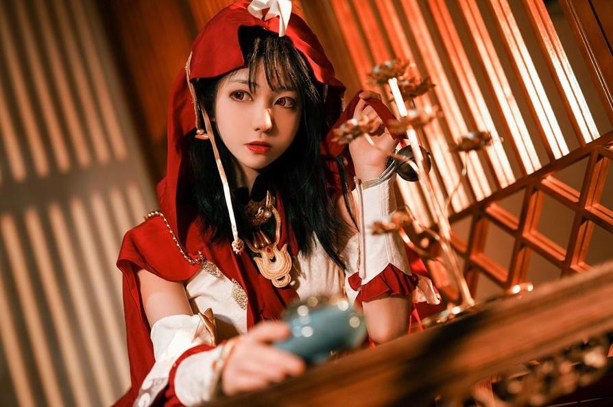 狼与香辛料cos南桃momoko：摄影神技带你进入童话世界