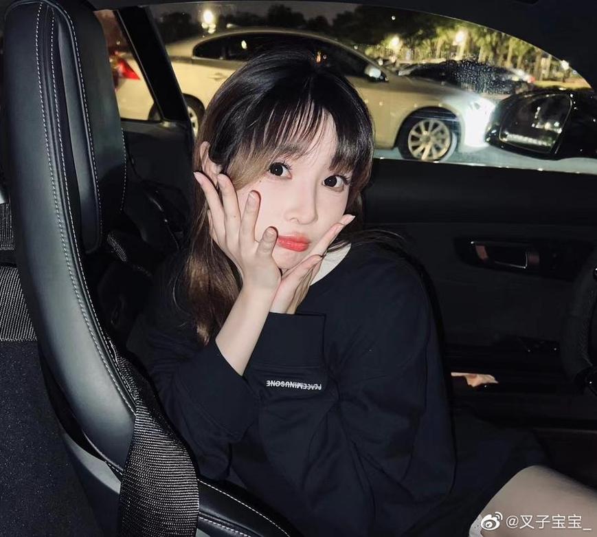 叉子宝宝微博巅峰之作品：绽放的花朵