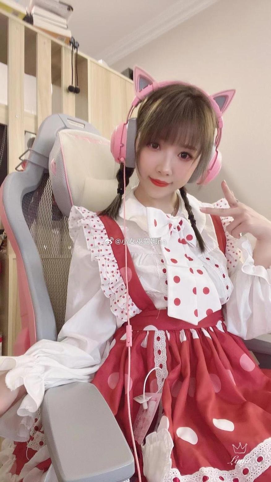 小女巫露娜精选本周最美照片，包含大量原图供你欣赏，微博为什么没了？