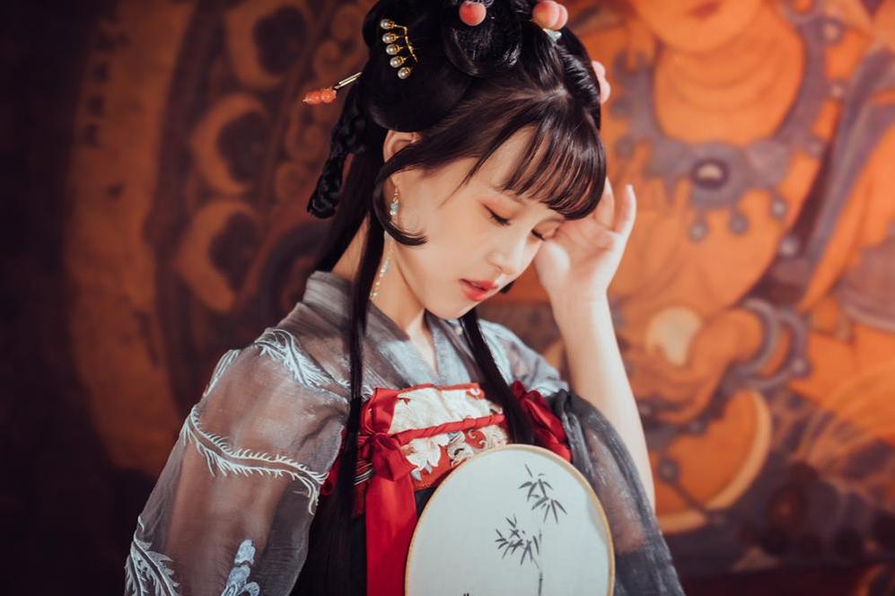 魅惑cos女孩柳郁子，青春活力洋溢的『图包』必看