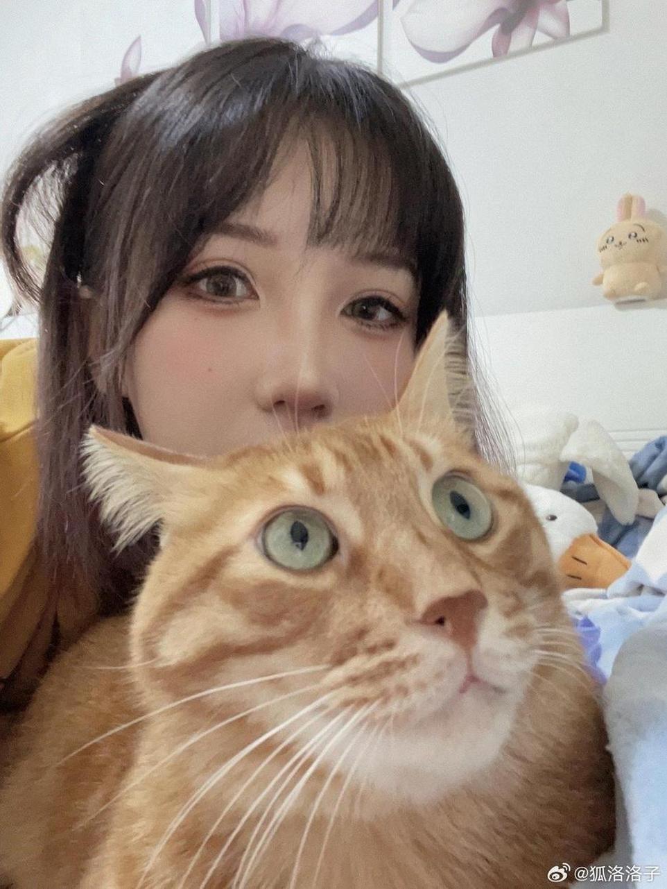 犬神洛洛子真名摄影：原图图包发布