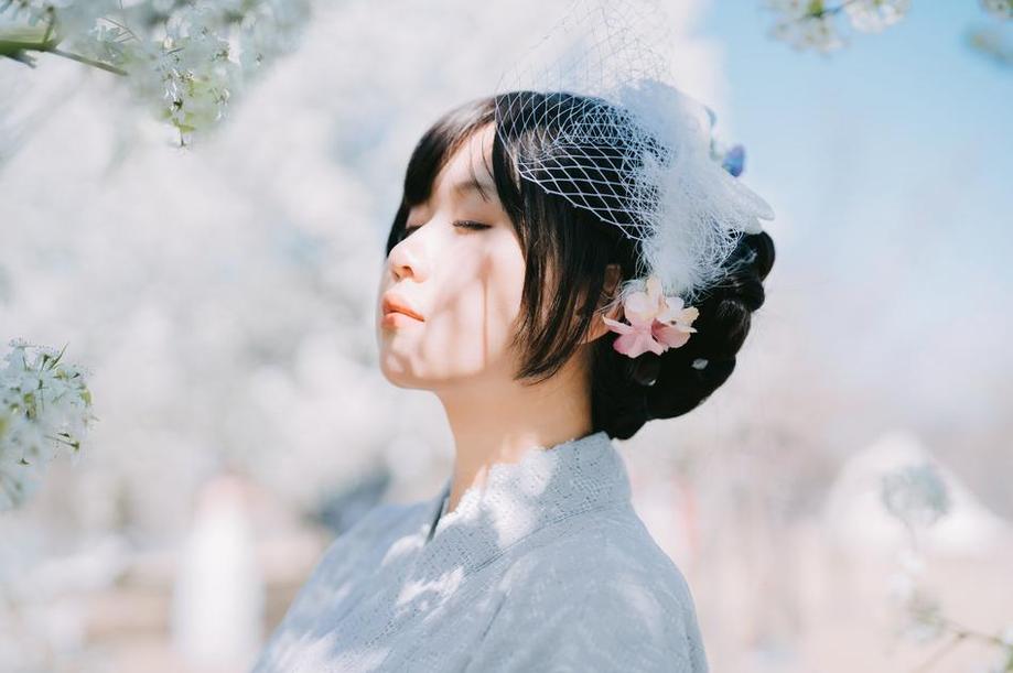 美丽的萌芽儿oo，每一张图片都是她心灵的最新更新。