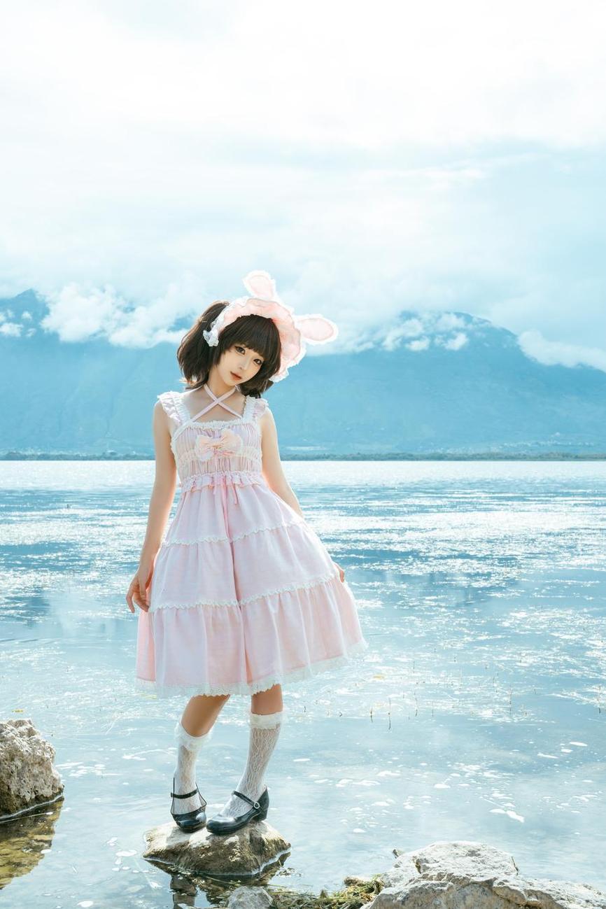 美少女coser必备蠢沫沫免费美图，尽显女神本色