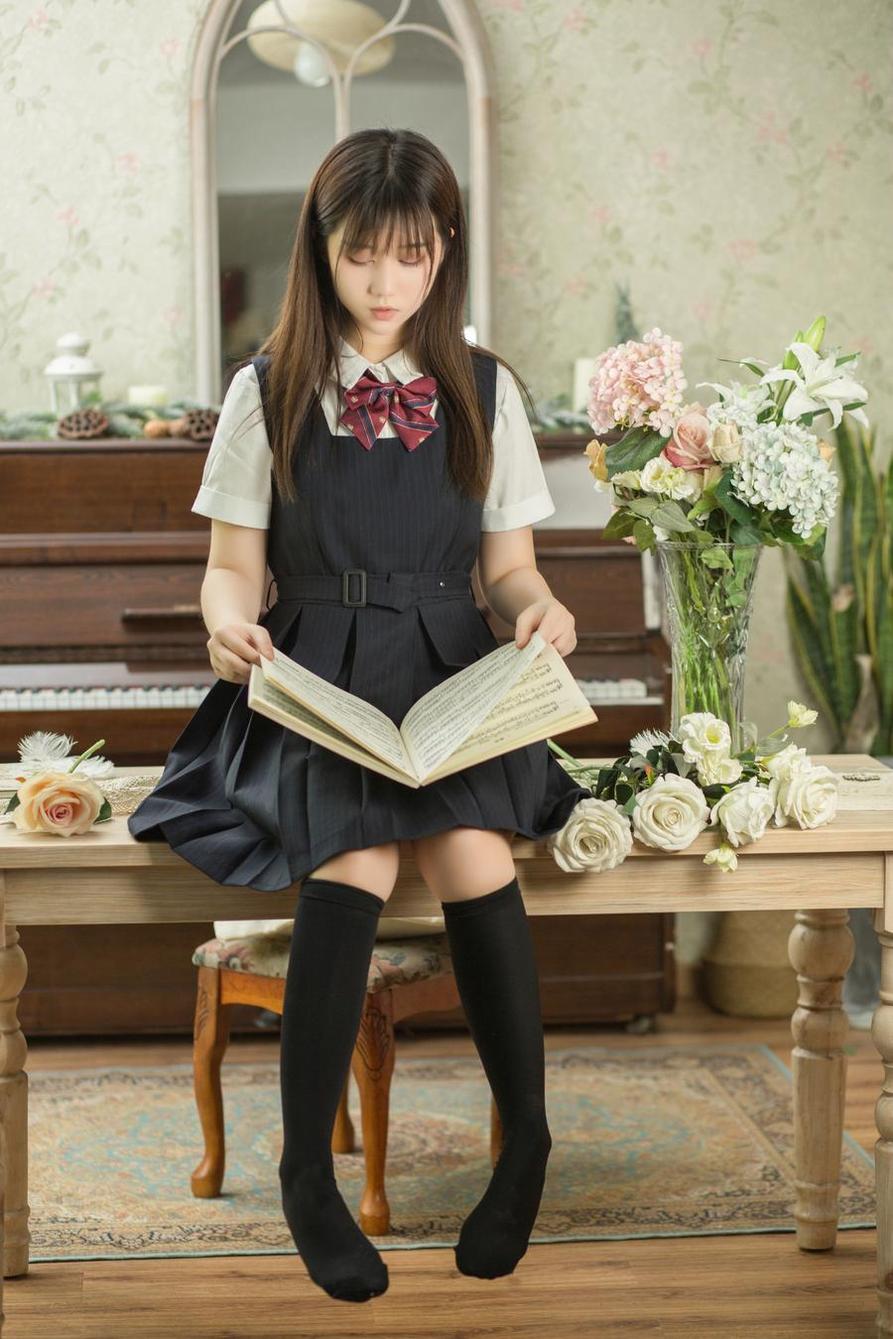 镜酱私奔之温泉cosplay作品分享，这里有最精选的cosplay照片