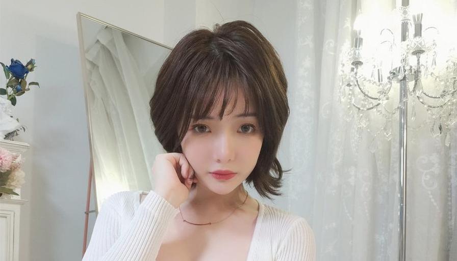 雯妹不讲理的图片分享，带你进入她的二次元世界