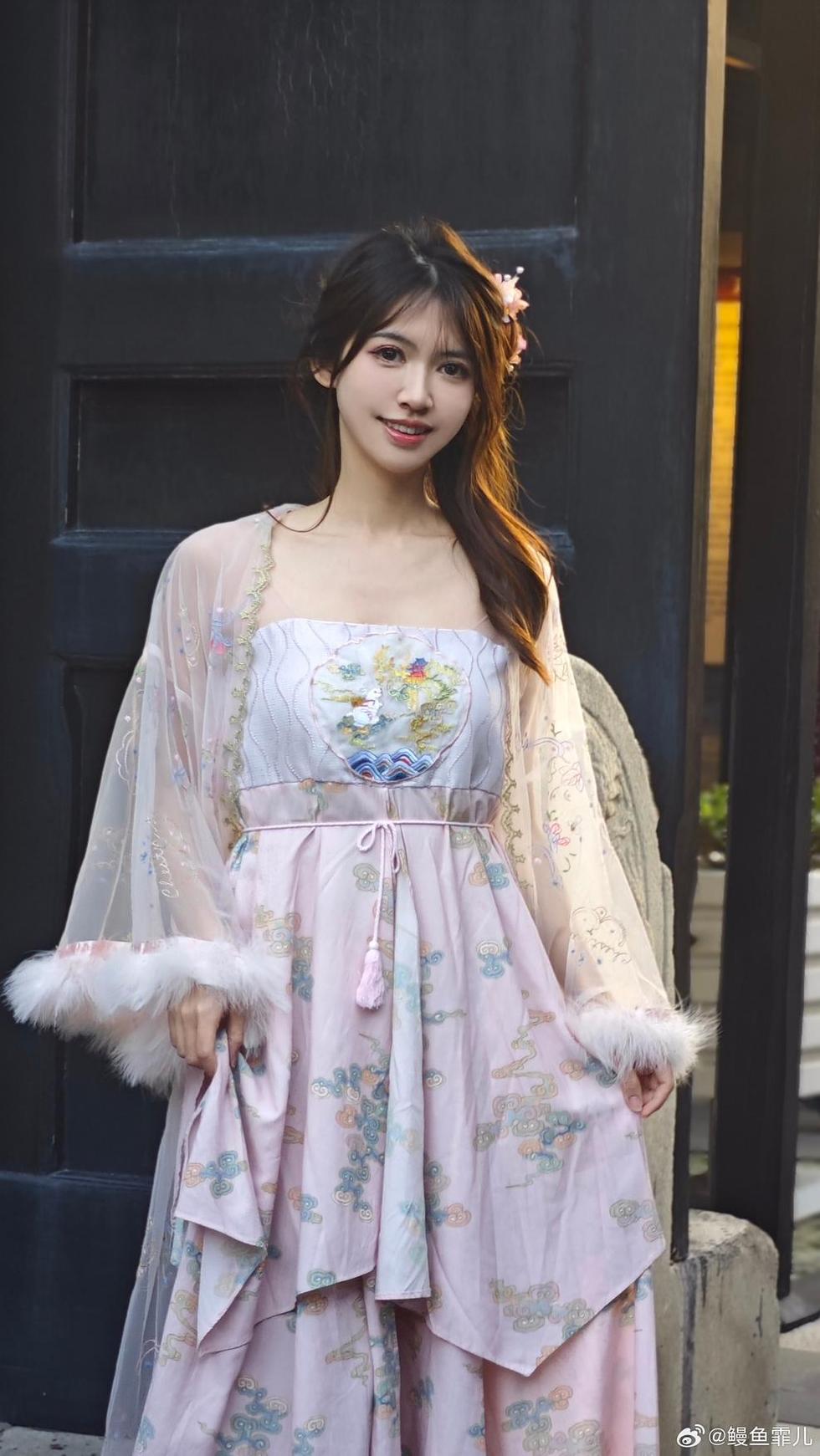 鳗鱼霏儿猫九酱cos照片原图公开：绝佳的别致温柔，引领二次元cos时尚潮流